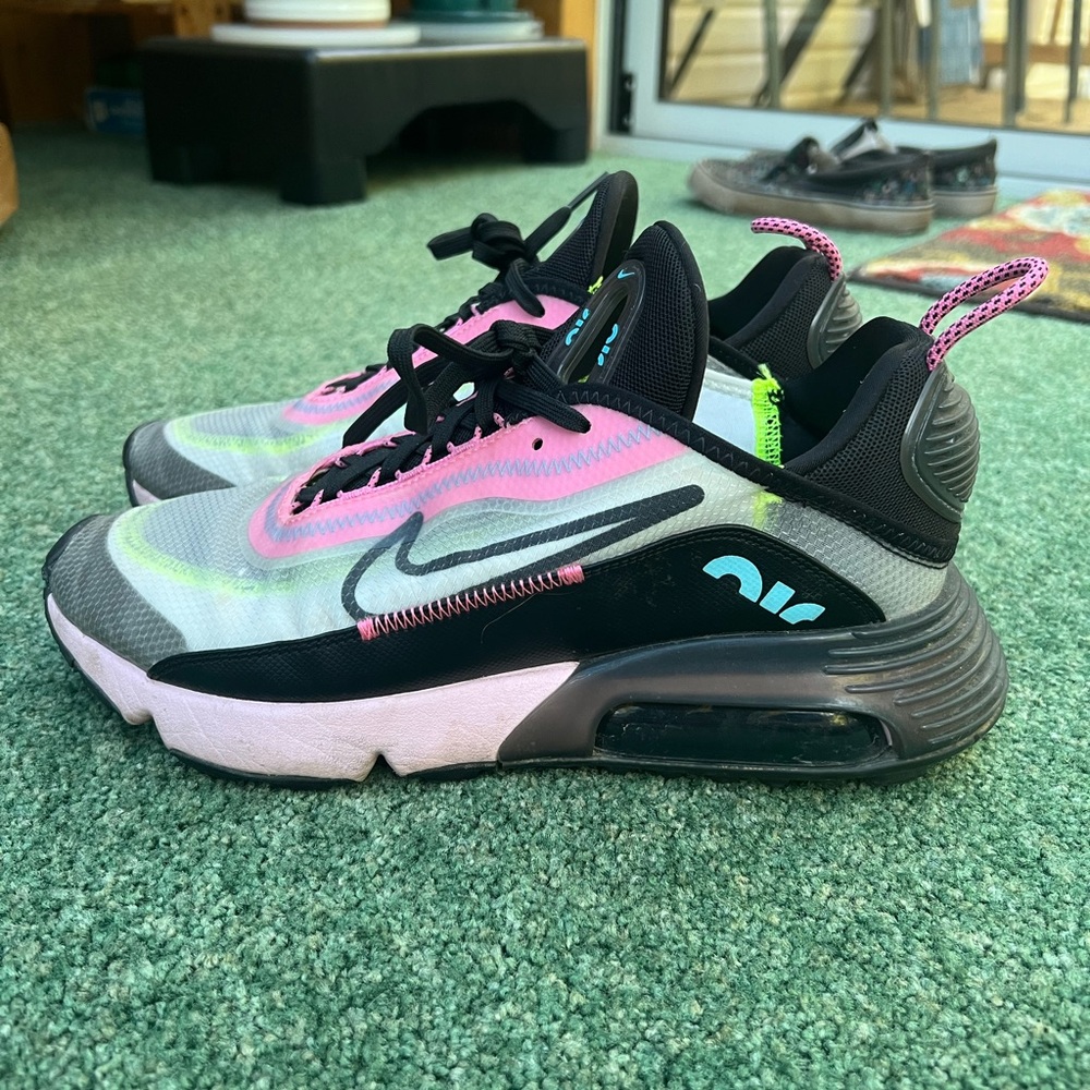 Nike Air Max 2090’s - Picture 2 of 4